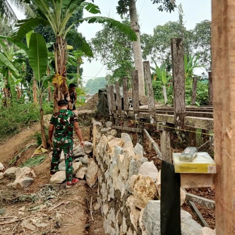 Kodim 1003/HSS Bangun Jembatan Garuda, Permudah Akses Warga dan Anak Sekolah