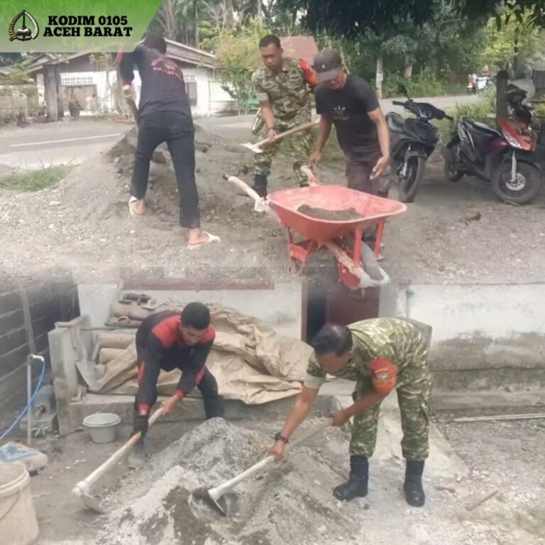 Kepedulian Babinsa Terlihat dalam Kerja Bersama Warga Desa Ujong Nga