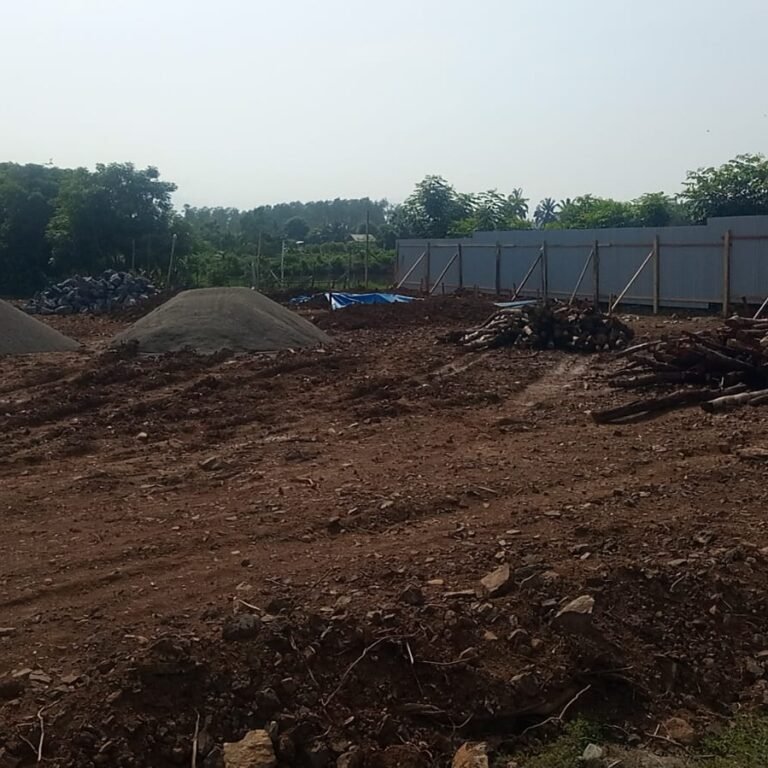 Aktivitas Pembangunan KNMP Desa Glejong Libur, Perkembangan Proyek Tetap Dipantau Babinsa