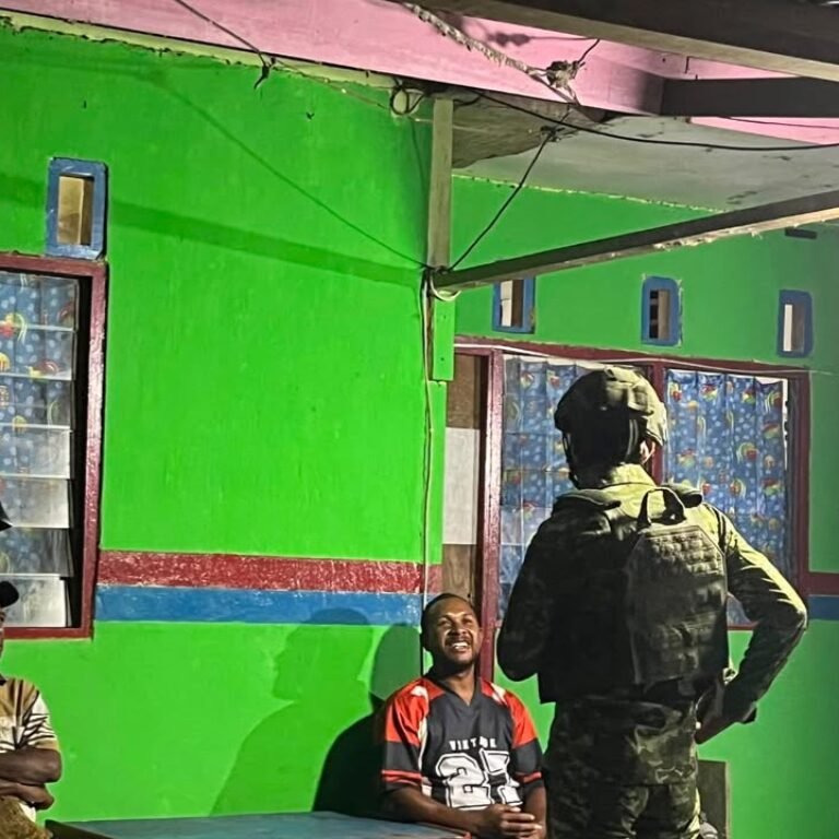 Kehadiran Prajurit di Kampung Wakre, Upaya Menjaga Keamanan sekaligus Kedekatan dengan Warga