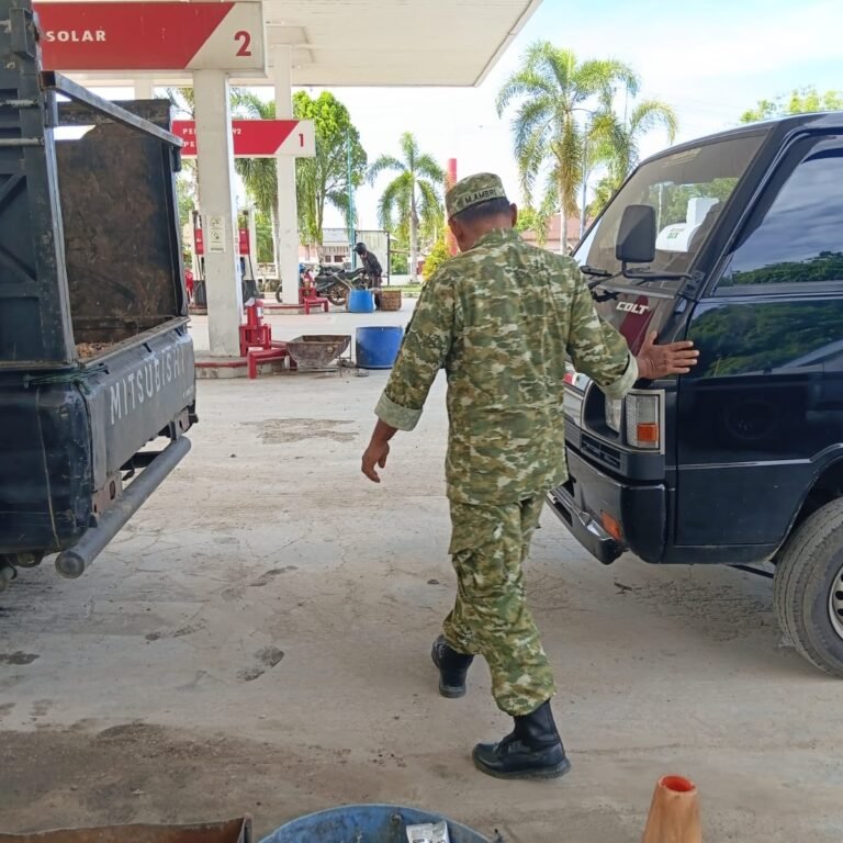 Cegah Gangguan di Fasilitas Umum, Babinsa Lakukan Pemantauan di SPBU Panga