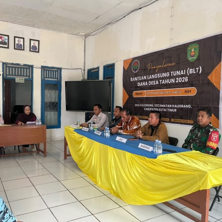 9 Kepala Keluarga di Kaliorang Terima BLT-DD, Didampingi Babinsa