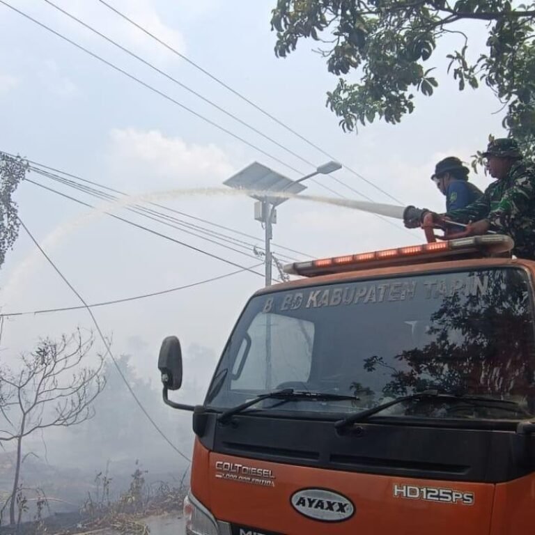 Tim Gabungan Padamkan Karhutla di Sungai Rutas Hulu, Lahan Sekitar Dua Hektare Terbakar