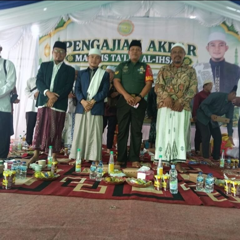 KH. Ahmad Haetami Daenuri Isi Pengajian Akbar di Desa Sidomulyo