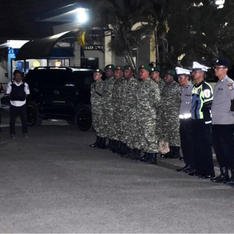 Menjaga Kondusivitas: Petugas Gabungan Patroli Malam di Sejumlah Titik Merauke