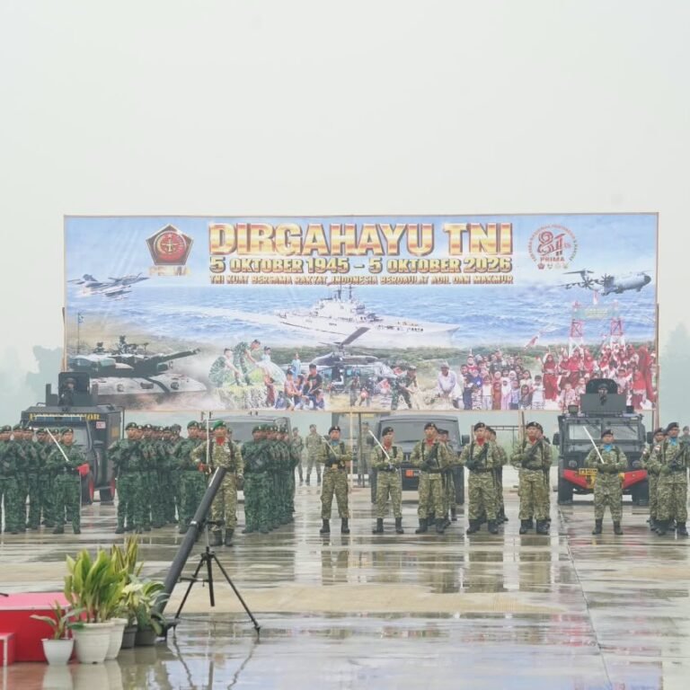 HUT ke-81 TNI: Kaskogabwilhan III Pimpin Upacara di Timika, Tegaskan Soliditas Matra